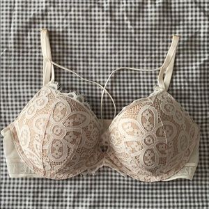 Barely Worn Bombshell!